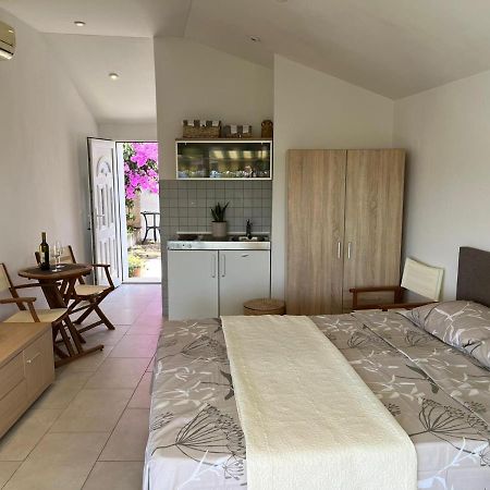 Studio Apartment Sol Mlini Kültér fotó