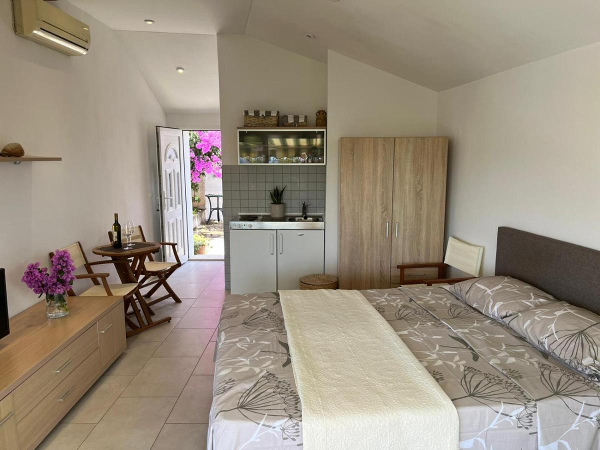 Studio Apartment Sol Mlini Kültér fotó